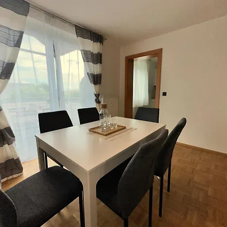 Flataid Goessendorf/magna Apartamento *